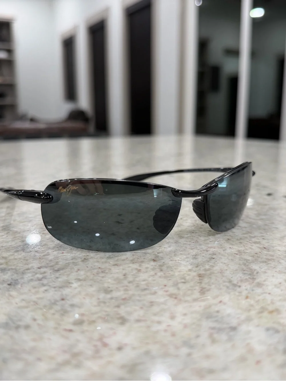 MAUI JIM MAKAHA Men's Black Polarized Rimless Sunglasses - GLOSS BLACK - NEUTRAL